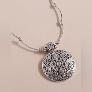 Vintage Floral Carved Pendant Necklace